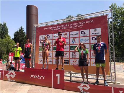 Los triatletas aragoneses siguen brillando en las modalidades Cros
