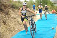 Candela Candial y Lucas Aurell vencen en el XIV Triatlón Cros Villa de Sádaba