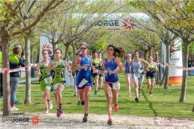 Lucía Morelli y Jorge Tolosa repiten triunfo en el II Acuatlón Universidad San Jorge