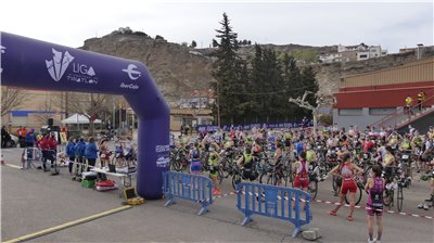 La localidad de Biota estrena su primer triatlón