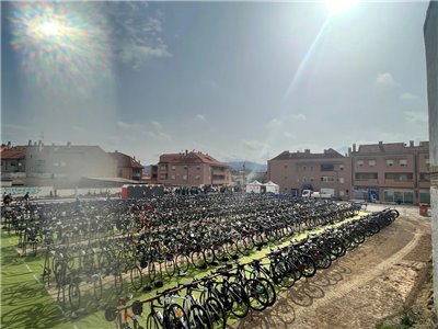 76 equipos y 400 duatletas toman las calles de María de Huerva