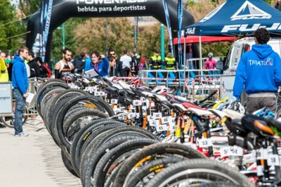 Los Jueces y Oficiales de la FATRI ya pueden ampliar o renovar su ropa oficial