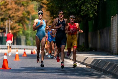 Dos aragoneses brillan en el Campeonato de Europa de Triatlón 2025