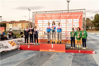 Marina Muñoz y Fernando Zorrilla revalidan los títulos nacionales de Duatlón MD en Huesca 