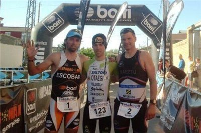  Mikel Otaegui y Ana Revilla vencen en Sena 