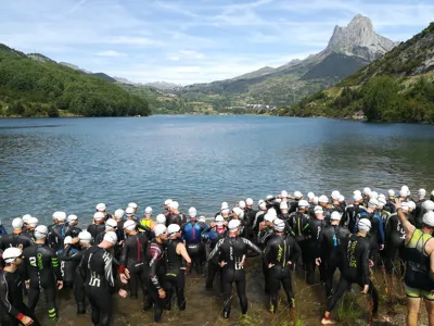 Lorenzo Buil y Ana Capella vencen en el III Triatlón Valle de Tena