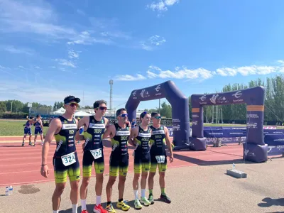 El equipo masculino y femenino de Stadium Casablanca Mapei campeones de Aragón de Duatlón contrarreloj por equipos