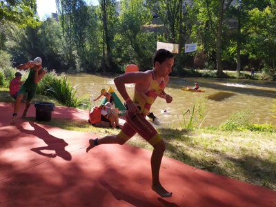 La selección aragonesa de triatlón escolar concluye en el Top 10 del campeonato de España