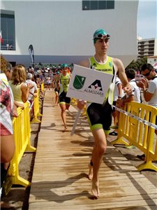 Cara y cruz del triatlón aragonés en la Liga Nacional