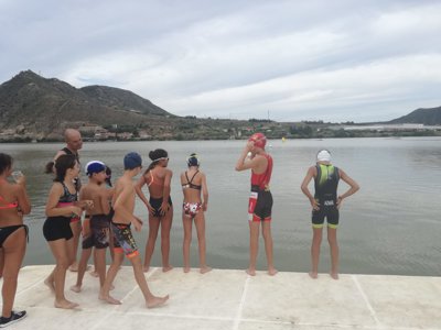 Jornada de iniciación al triatlón en Mequinenza