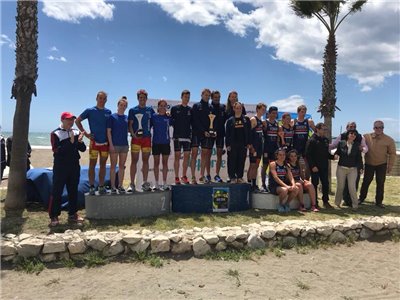La Universidad de Zaragoza subcampeona de España de triatlón universitario