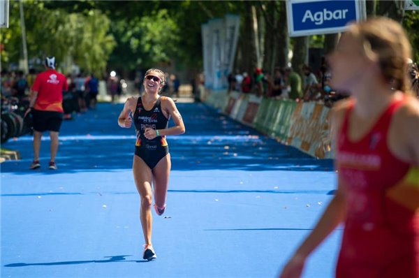 Marta Pintanel se proclama subcampeona de España de triatlón olímpico