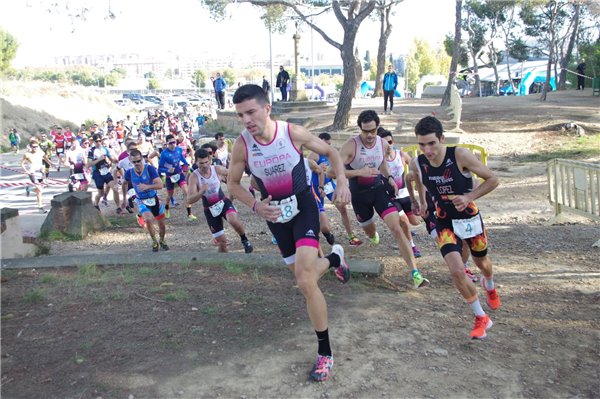 Eduardo Suarez y Leticia Soria inauguran el palmarés del I Duatlón Cros de Huesca