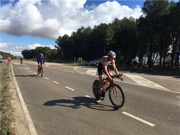 Los duatletas vascos Kristian Quintans y Sandra Martinez vencen en el Duatlón de Sancho Abarca