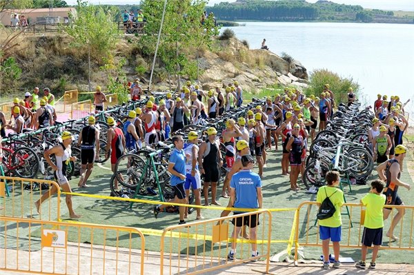 Aitor Abadías Tri Campeón de Aragón en La Estanca de Alcañiz junto con Chus Til