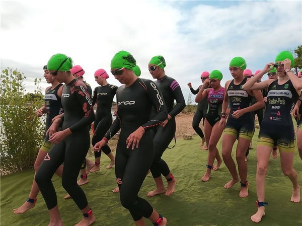 Lucía Gracia y Jorge Tolosa campeones de Aragón de Triatlón Supersprint 2022