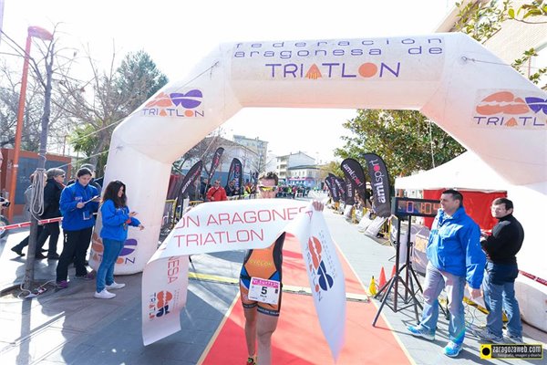 Félix Molina y Mari Cruz Aragón vencen en el Duatlón de Utebo